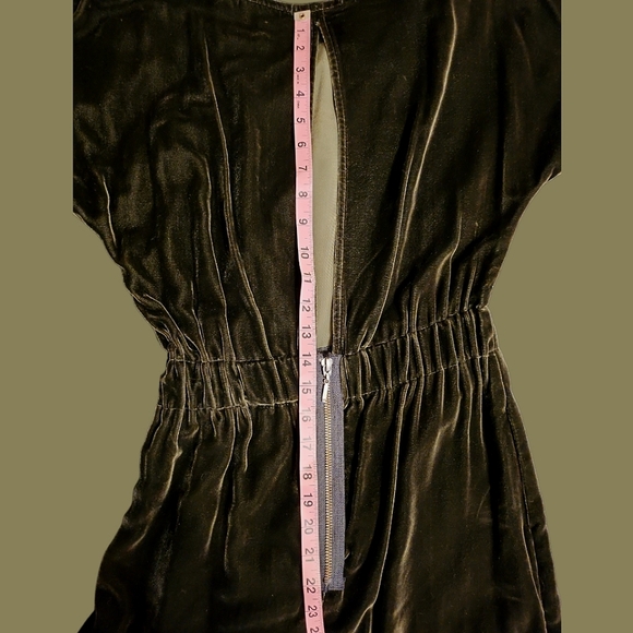 Velvet Heart Small Dark Olive Green Velvet Dress - Picture 8 of 12